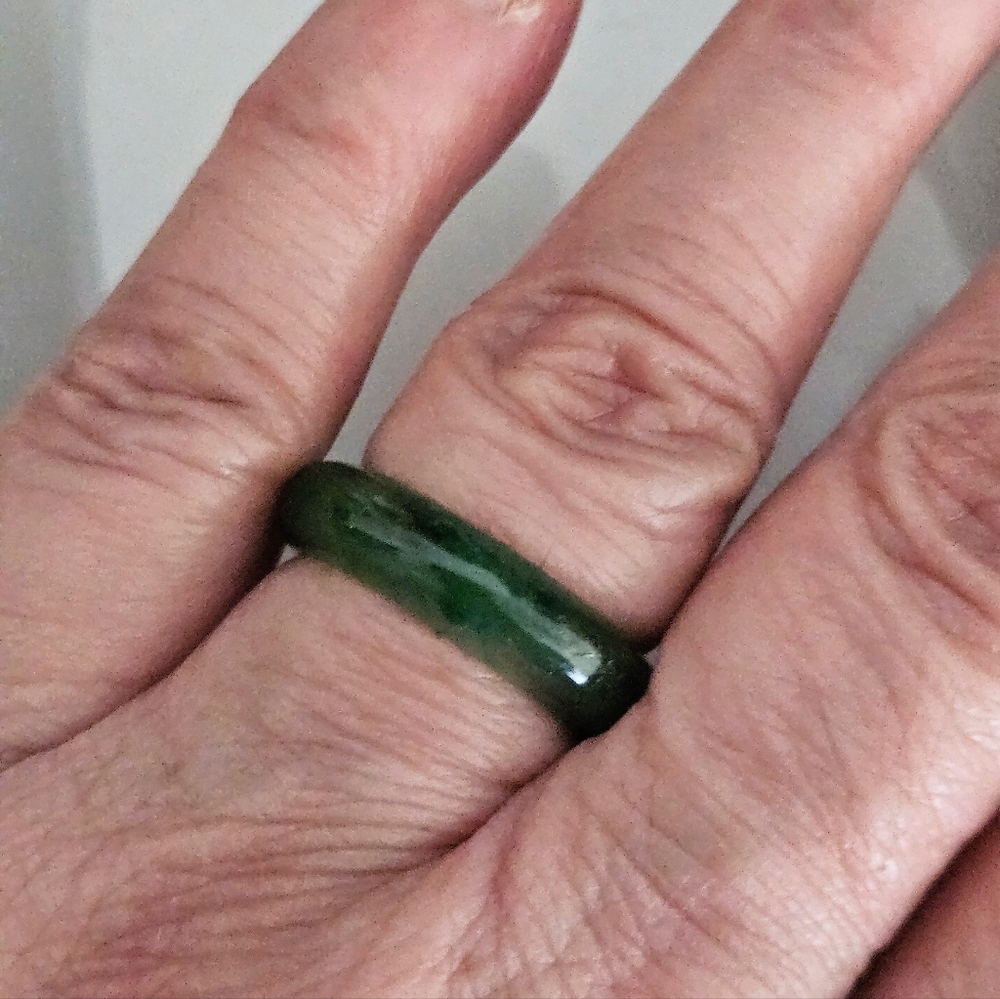 GREEN JADE ETERNITY BAND STACKER RING SIZE 8 - Picture 2 of 4